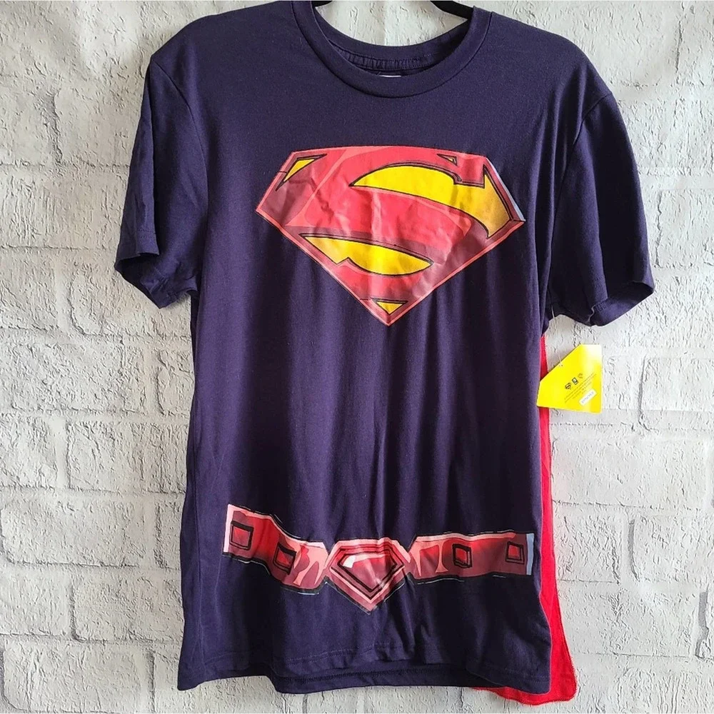 Superman Character Costume Graphic Tee With Attached Cape SZ M NWT - Picture 1 of 9